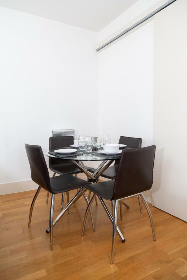 Serviced Apartment In Liverpool City Centre - Free Parking - Balcony - By Happy Days Екстер'єр фото