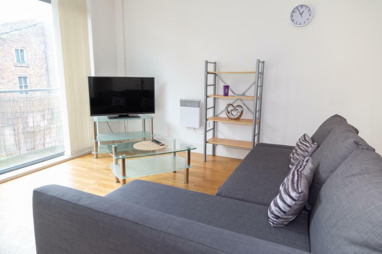 Serviced Apartment In Liverpool City Centre - Free Parking - Balcony - By Happy Days Екстер'єр фото